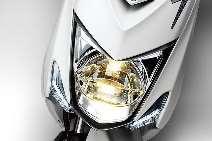 Lampu Led Kuning Vario. Jangan Sembarang Ganti, Sebenarnya Lampu Utama Motor Warnanya Harus Seperti Ini