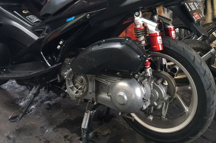 Vario Pakai Velg Aerox. Tren Modifikasi Yamaha Aerox Pakai Pelek Honda Vario 150, Begini Triknya