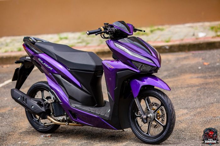 Aksesoris Racing Motor Vario 150. Kelir Ungu di Modifikasi Motor Honda Vario 150 Plus Aksesoris Hedon Siap Caper di Jalan