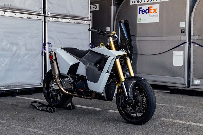 Modifikasi Vario Jadi Supermoto. Berubah Total Modifikasi Motor KTM 1190 Adventure R Jadi Supermoto Jalanan Aspal