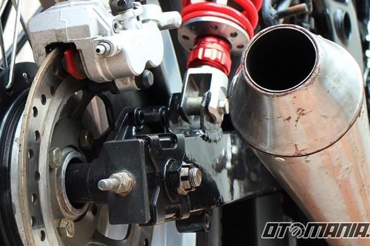 Knalpot Vario Keluar Air. Knalpot Motor Mengeluarkan Air Saat Mesin Sedang Dipanaskan, Pertanda Rusak?