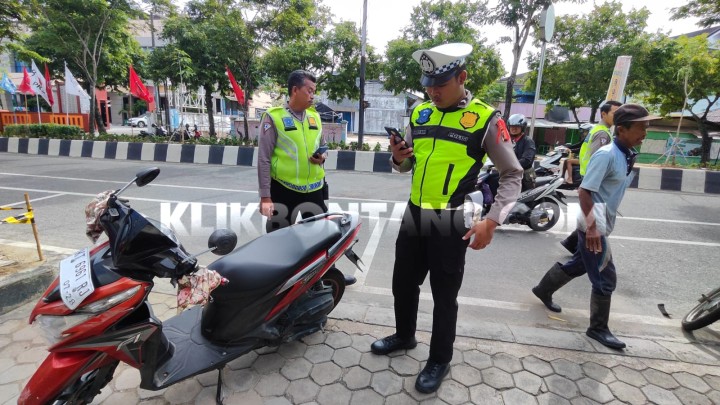 Vario Merah Darah. Kecelakaan di Depan Kantor Dispopar Bontang, Korban Bercucuran Darah