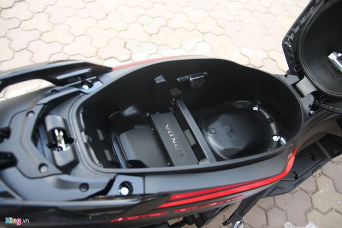 Vario 2017 Xám Nhám. Akankah Honda akan mendatangkan Air Blade yang bentuknya mirip Yamaha Aerox?