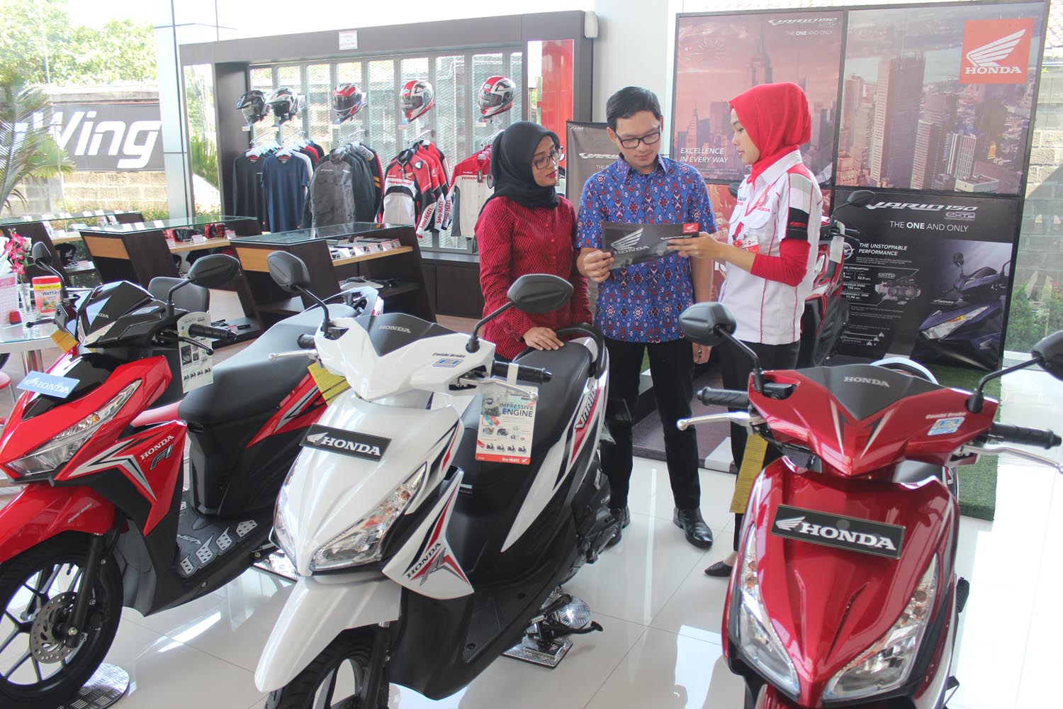 New Vario 150 Esp Monotone 2016. Sambut Hari Guru, DAM Gelar Program Diskon Untuk Pengajar