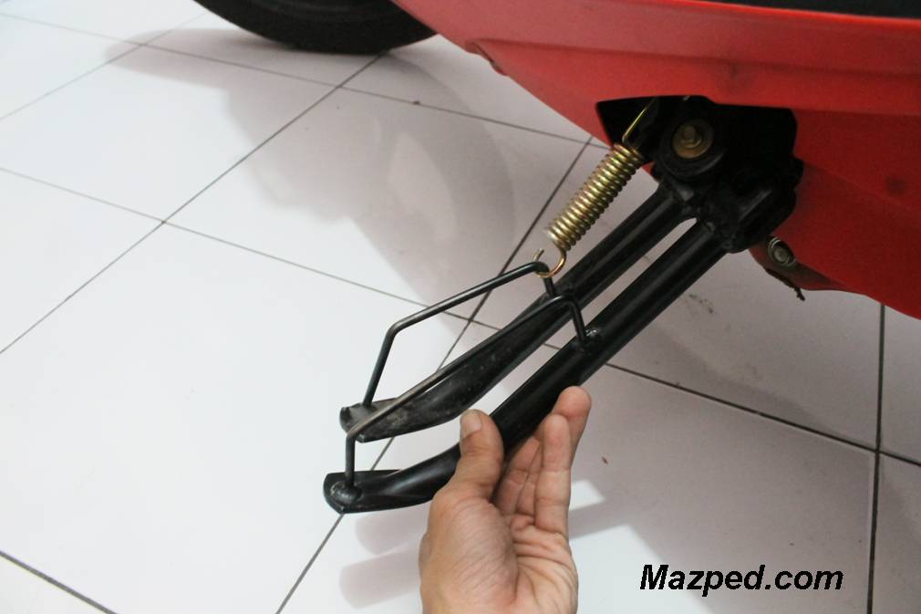 Standar Vario Miring. Pasang Side Stand Beat di Vario 125