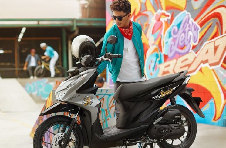 All New Soul Gt Aks Vs Vario 125. Adu Harga Motor Matik Entry Level, Seberapa Murah Honda Beat vs Para Rival?