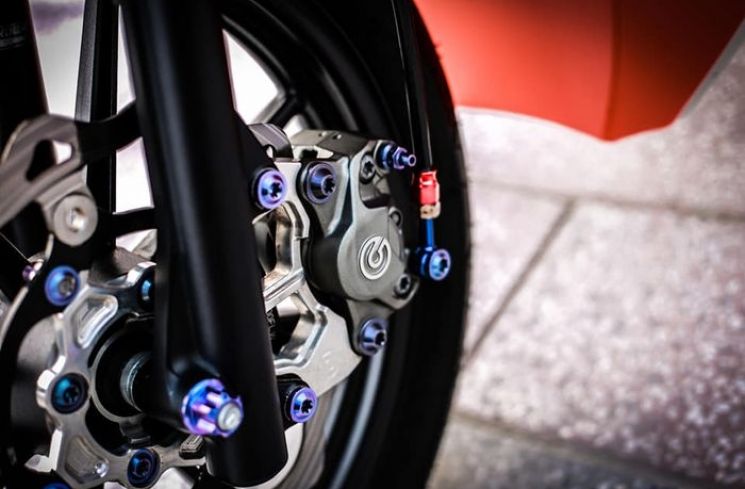 Rem Tangan Brembo Vario. Brembo Sumbang Dana Miliaran Demi Tangkal Virus Corona, Bikin Obat Juga?