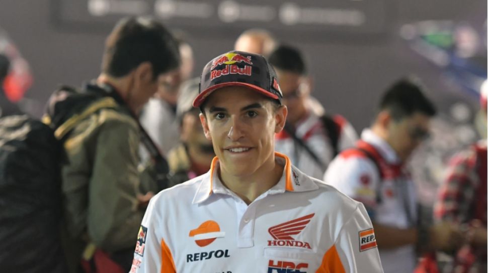 Pajak Motor Vario Karbu. Viral Marc Marquez Dibonceng Naik Vario, Plat Motor Bikin Warganet Salfok: Pajak Mati?