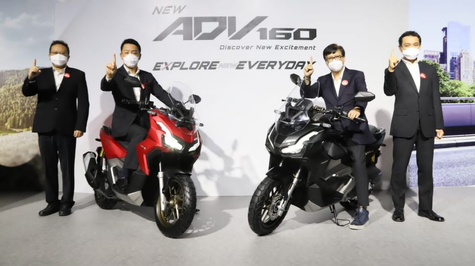 Vario 160 Harga Dan Spesifikasi. Honda ADV 160: Harga Beda Jauh, Seperapa Unggul Spesifikasinya dengan Vario 160?