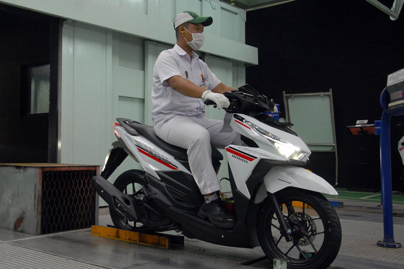 Warna Vario Techno 2017. Honda Vario Techno 125 2017 dengan Warna Baru Sonic White Red