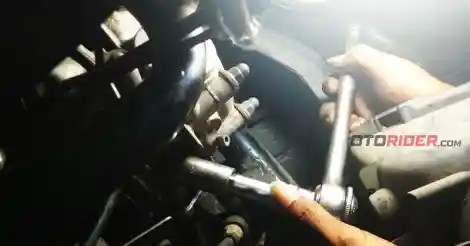 Cara Mengganti Busi Honda Vario 125. Hemat Biaya Bengkel, Ini Cara Mengganti Busi Sendiri Di Rumah