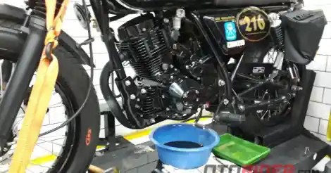 Cara Mengecek Oli Motor Vario. Cuma 5 Menit, Begini Cara Cek Volume Oli Mesin Motor