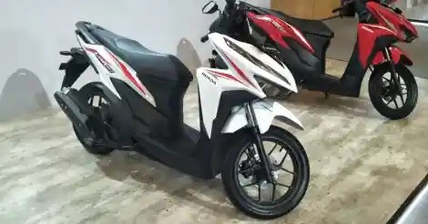 Kompresi Vario 125 New. Ketika All New Honda Vario 125 Resmi Diluncurkan, Inilah Komparasinya Dengan Yamaha Lexi