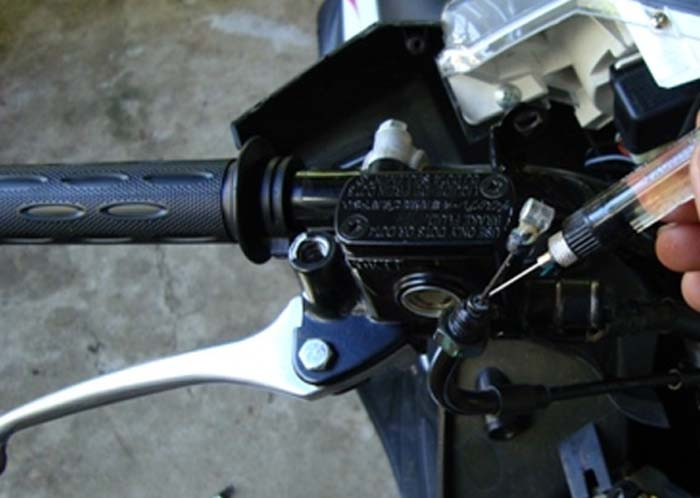 Penyebab Gas Motor Vario Tidak Stabil. Penyebab Tarikan Gas Motor Terasa Berat, Yuk! Cek Komponen Ini