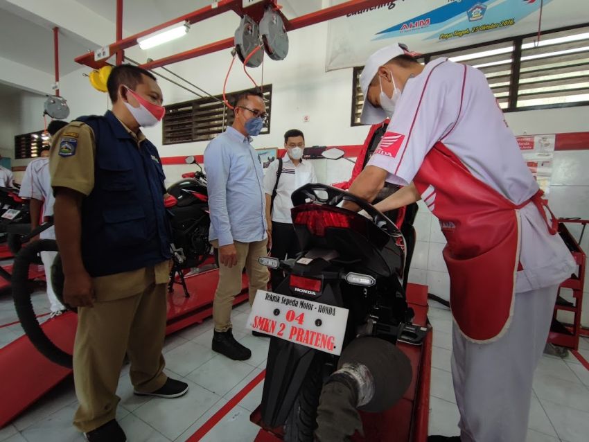 Motor Vario Karbu Brebet. Kenali 4 Penyebab Motor Brebet di RPM Rendah!