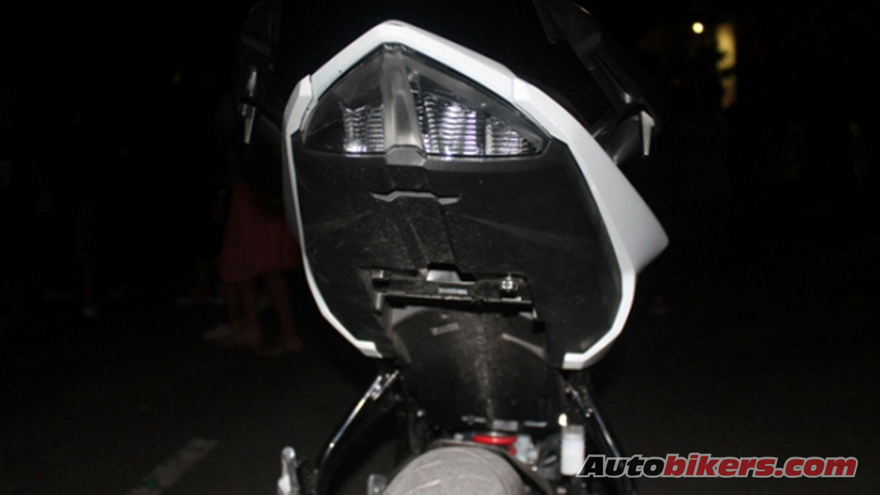 Cara Melepas Spakbor Belakang Vario. Cara Mudah Melepas Spakbor Belakang Honda New CB150R