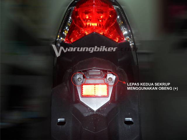 Cara Mengganti Lampu Rem Belakang Vario 150. Cara Mengganti Lampu Rem Vario 150 atau Vario 125 LED