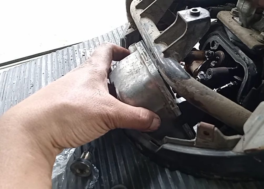 Cara Turun Mesin Vario. Yuk Cari Tau! Cara Mencegah Motor Matic Mengalami Turun Mesin