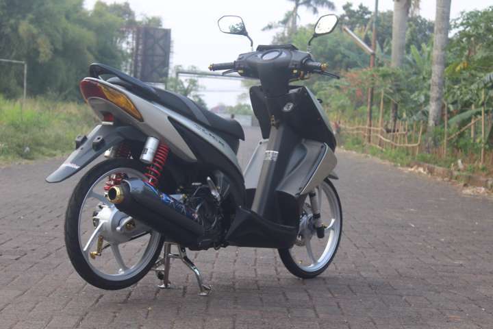 Harga Body Depan Vario Karbu. Modifikasi Honda Vario 110, Pelek 17 dan Bodi Vietnam