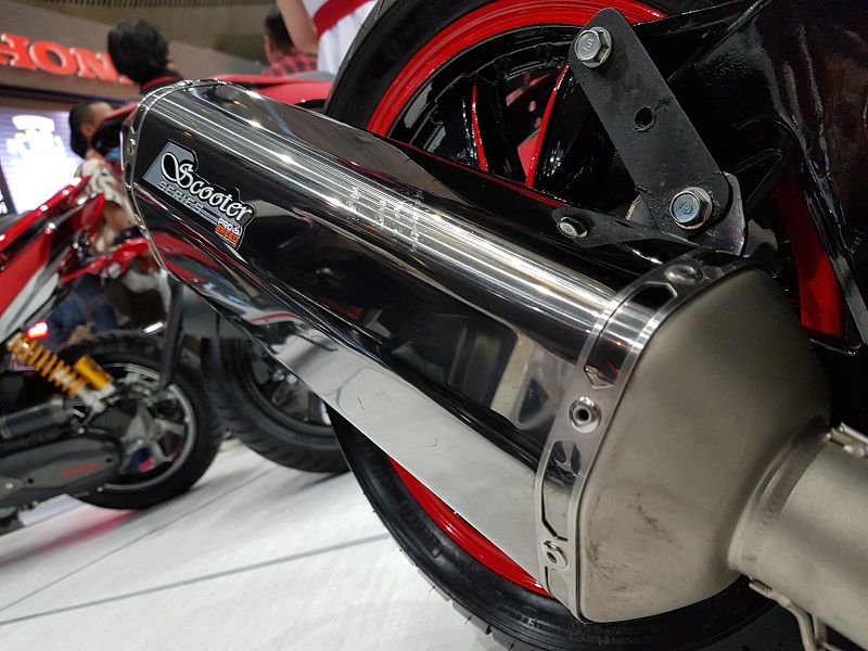 Knalpot Akrapovic Original Vario. Knalpot Racing yang Tidak Ditilang Polisi, Seperti Apa?