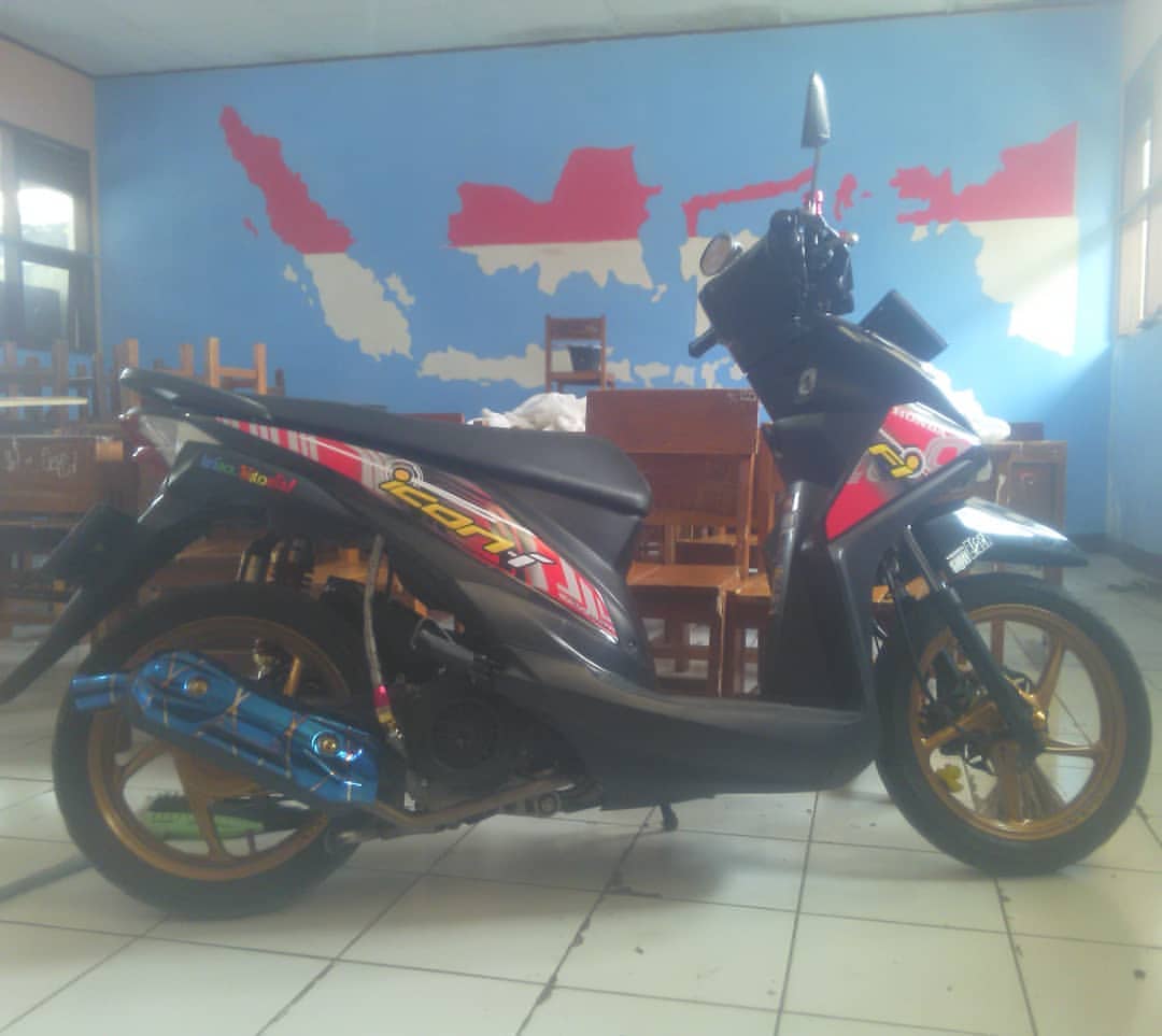 Iseng Iseng Thailook Vario 110. Modifikasi Vario 110 Babylook Style