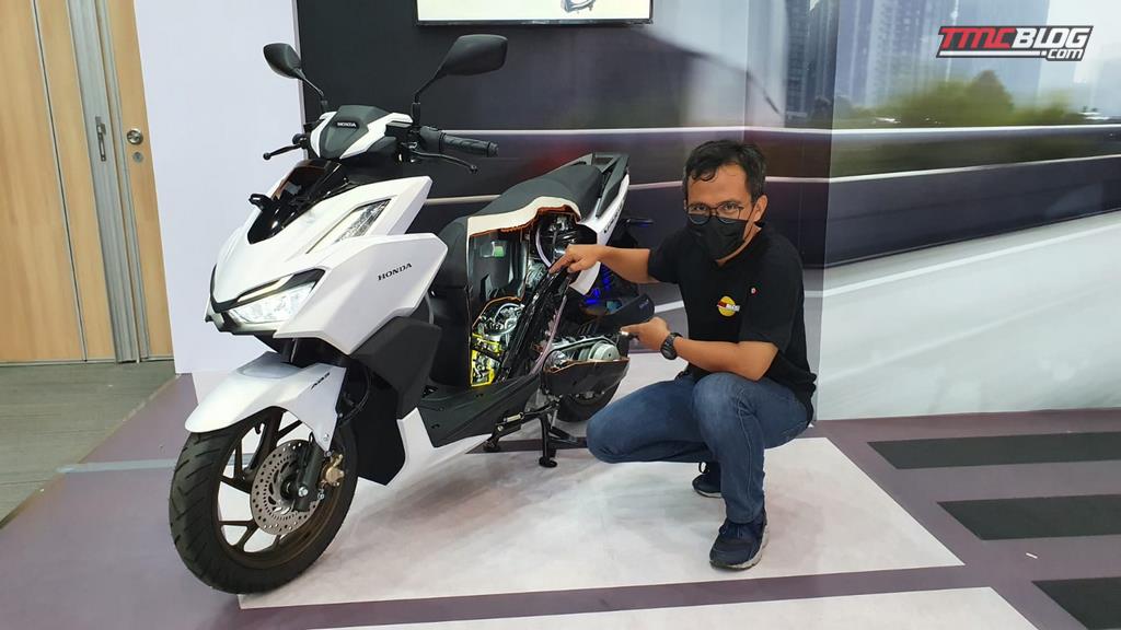 Perbedaan Mesin Vario 150 Dan Pcx 160. [Tech Talk Vlog] Kupas Tuntas Kesamaan & Perbedaan Mesin Vario 160 dan PCX 160