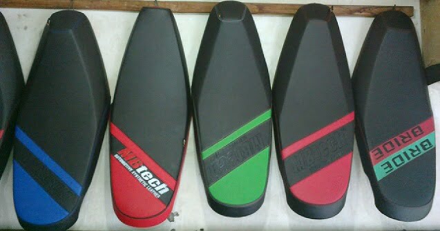 Biaya Ganti Jok Motor Vario. Berapa Harga, Biaya Ganti Busa Jok Motor di Bengkel ?