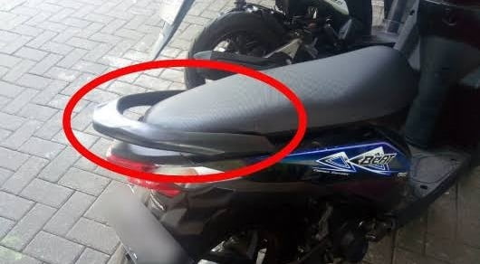 Cara Buka Jok Motor Vario Tanpa Kunci. [100% Work] Cara Membuka Jok Motor Tanpa Kunci Kontak