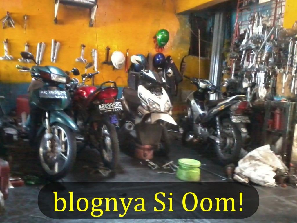 Ganti Per Shock Depan Vario 125. Variomu keras!? Ganti per! – Katanya Gatra