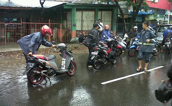 Penyebab Motor Vario Karbu Brebet. Penyebab Motor Kesayangan Sering Brebet, Akibat Kurang Diperhatikan