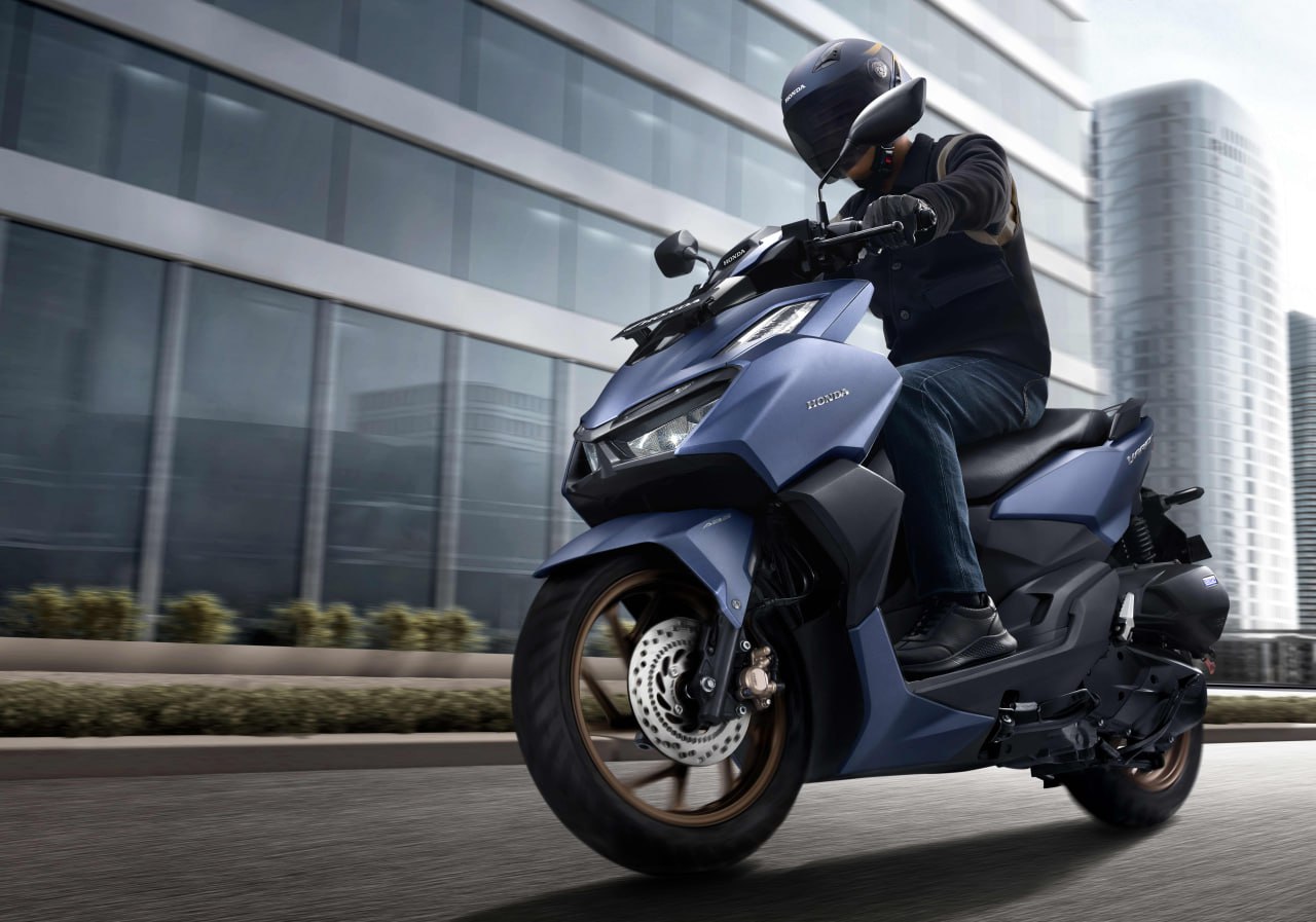 Vario 160 Black Platinum. Awal Tahun, AHM Segarkan Tampilan Honda Vario 160