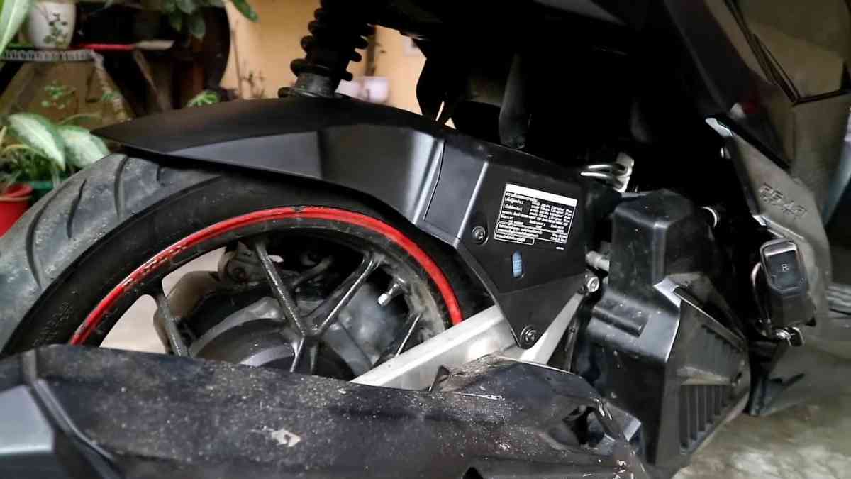 Cara Memasang Motor Vario. Cara Pasang Sepatbor Kolong Vario 150 dengan Mudah