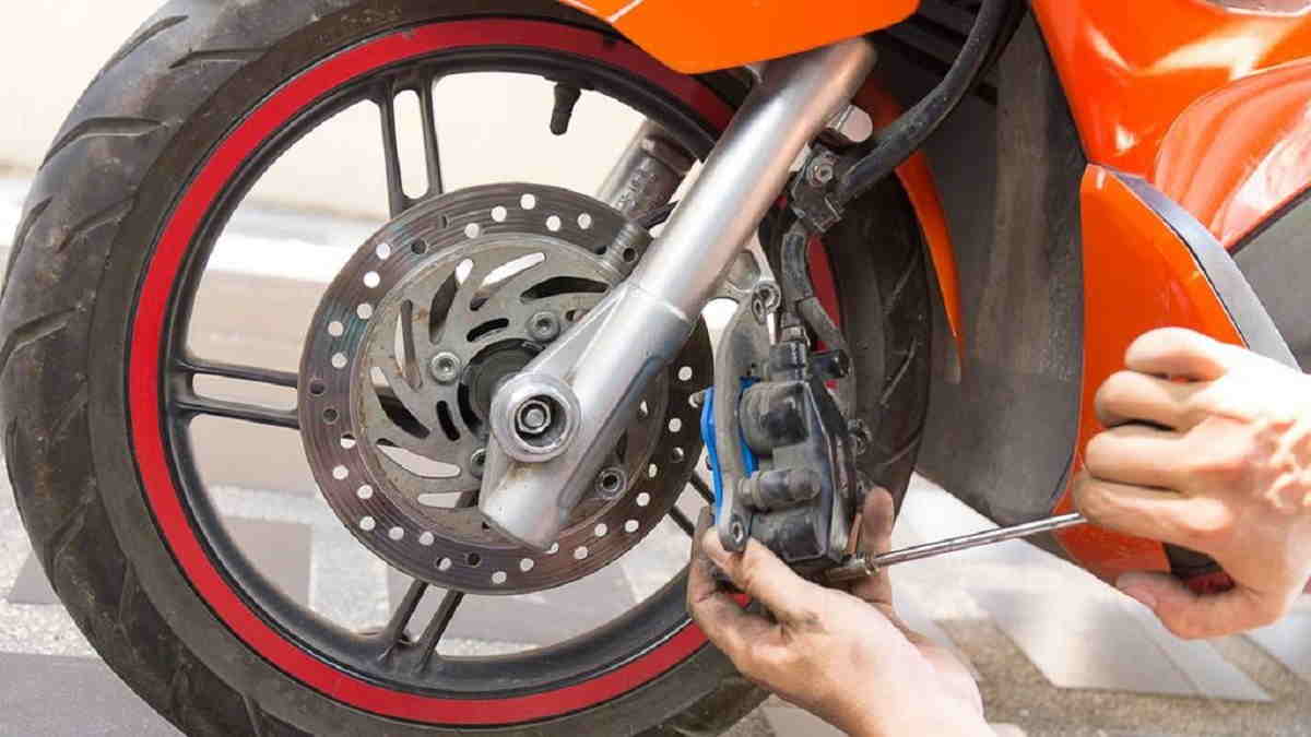 Rem Depan Vario Lengket. Cara Mengatasi Rem Motor Lengket Pastikan Dulu Penyebabnya