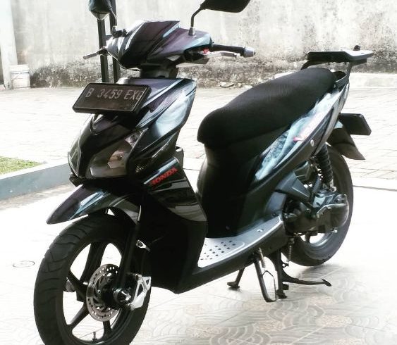 Vario Karbu Warna Hitam. Honda Vario 110 CW karbu, hitam grey