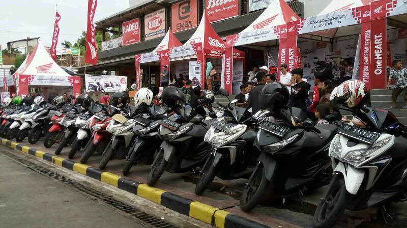 Vario 110 Esp Cbs Monotone. Vario Day untuk Mengenalkan Dua Model Terbaru Honda Vario